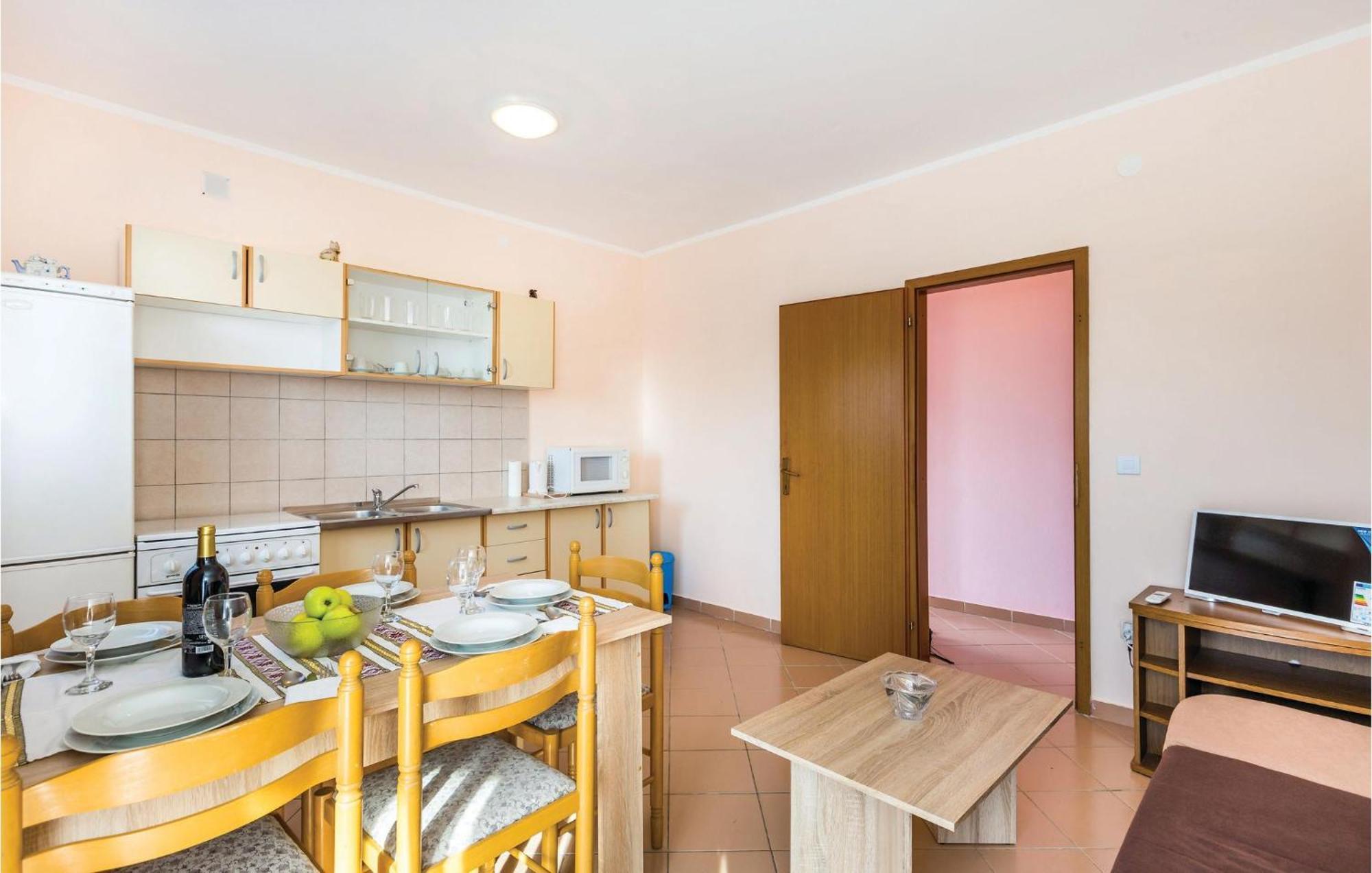 Nice Apartment In Matulji With Kitchen Exterior foto